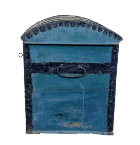 Swedish Mid 19th Century Hand Painted Oak Dome Top Coffer — thumbnail 8