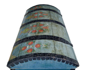 Swedish Mid 19th Century Hand Painted Oak Dome Top Coffer — thumbnail 3