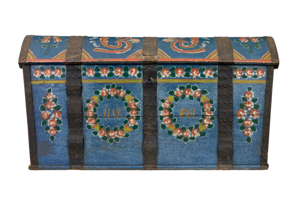 Traditional 19th Century Painted Swedish Dome Trunk — image 10
