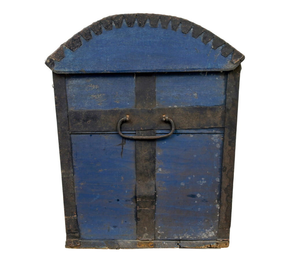 Traditional 19th Century Painted Swedish Dome Trunk — image 6