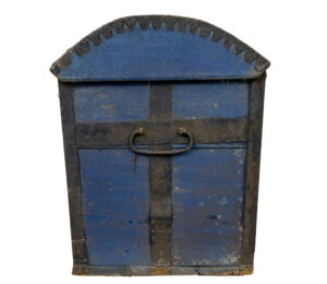 Traditional 19th Century Painted Swedish Dome Trunk — thumbnail 6