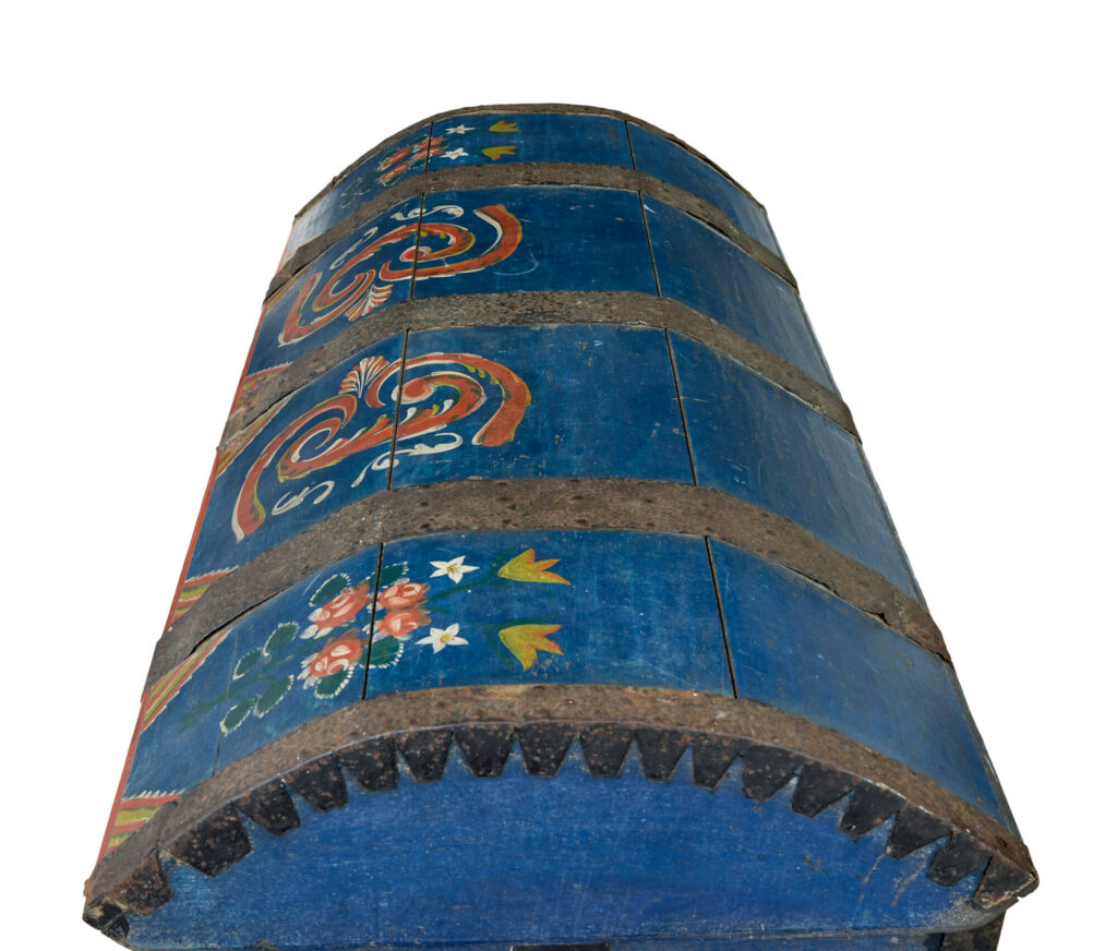 Traditional 19th Century Painted Swedish Dome Trunk — image 4