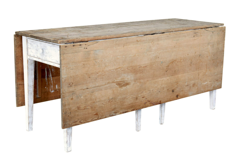 19TH CENTURY PINE DROP LEAF KITCHEN TABLE OF LARGE PROPORTIONS