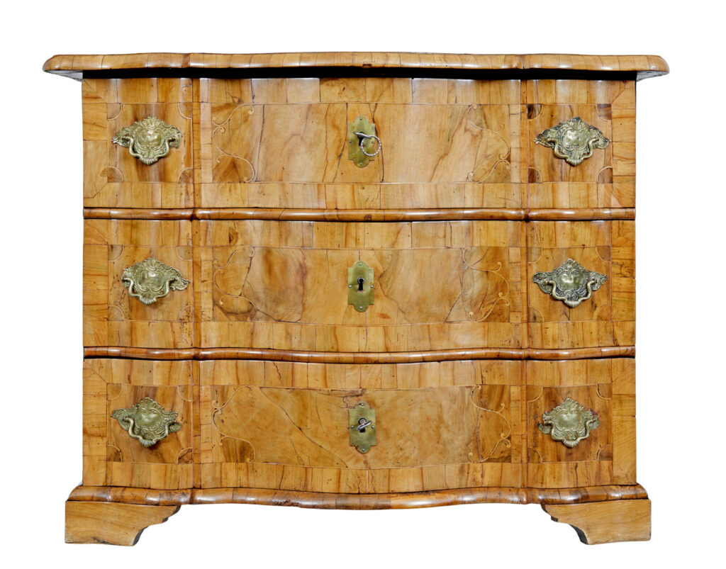 Fine Quality 18th Century Burr Walnut Chest of Drawers — image 6