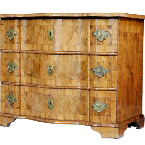 FINE QUALITY 18TH CENTURY BURR WALNUT CHEST OF DRAWERS