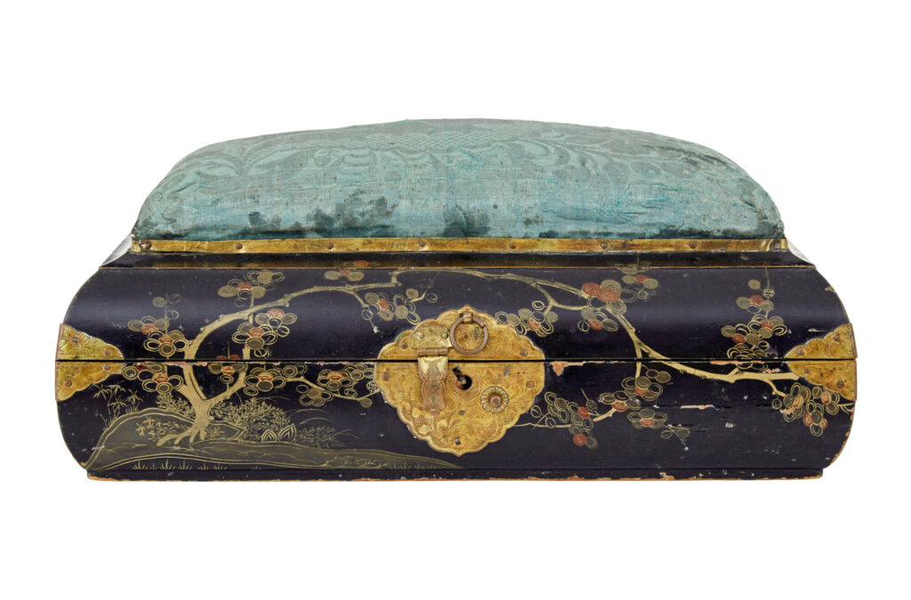 19th Century Black Lacquered Jewellery Box