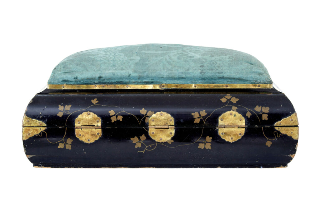 19th Century Black Lacquered Jewellery Box — image 11