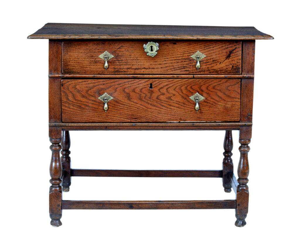 Early 18th Century Georgian Oak Side Table — image 3