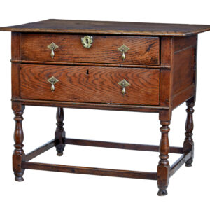 EARLY 18TH CENTURY GEORGIAN OAK SIDE TABLE