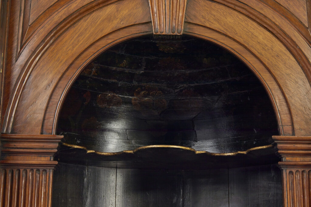 18th Century Georgian Mahogany Glazed Corner Cabinet — image 4