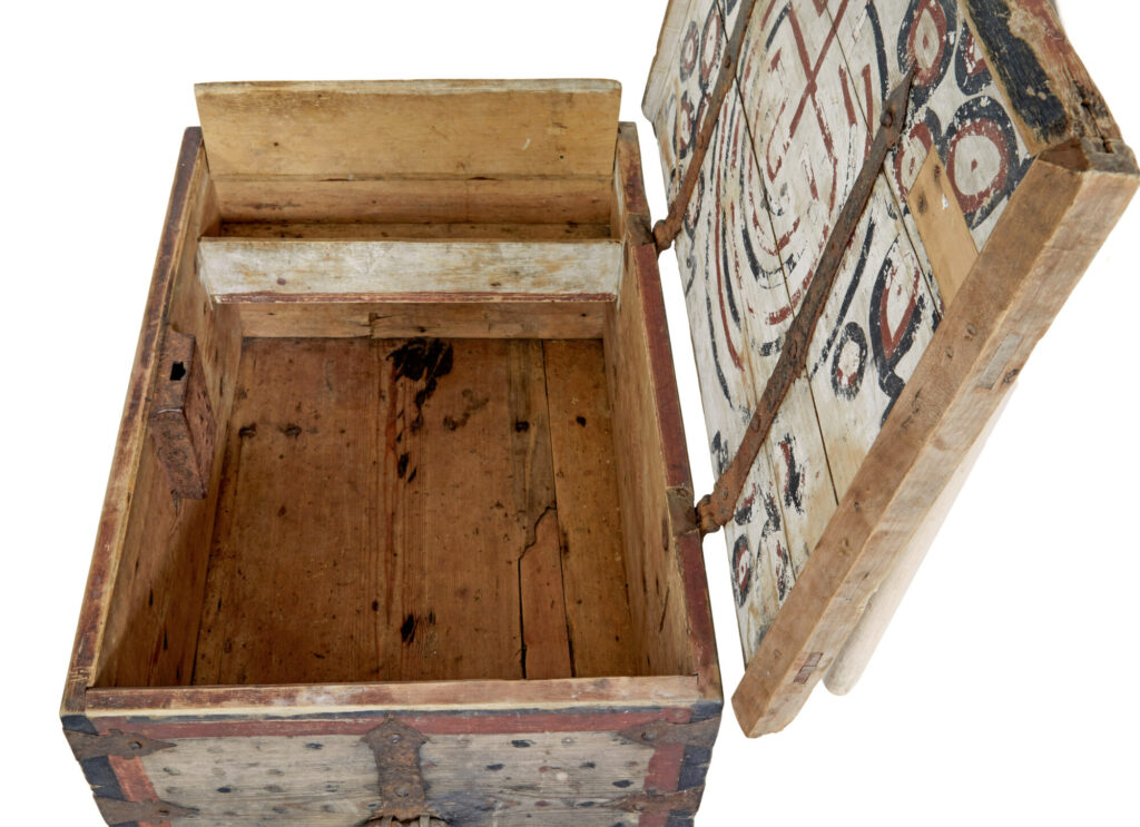 Mid 18th Century Swedish Pine Chest Decorated with Labyrinth — image 8