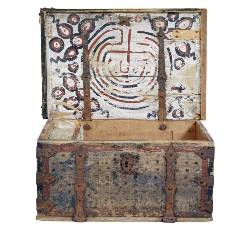 Mid 18th Century Swedish Pine Chest Decorated with Labyrinth — image 5