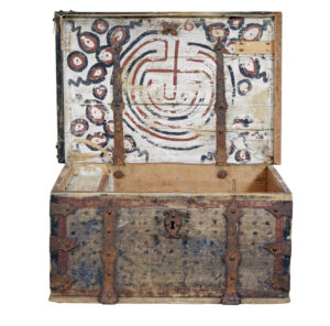 Mid 18th Century Swedish Pine Chest Decorated with Labyrinth — thumbnail 5