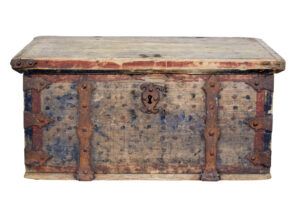 MID 18TH CENTURY SWEDISH PINE CHEST DECORATED WITH LABYRINTH