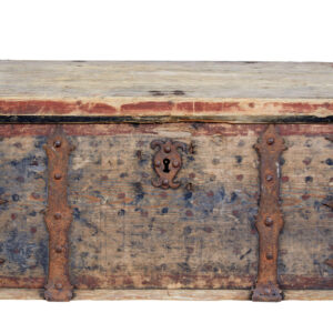 MID 18TH CENTURY SWEDISH PINE CHEST DECORATED WITH LABYRINTH