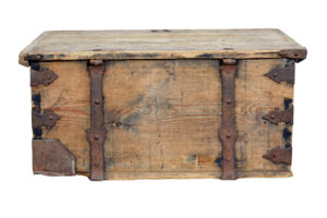 Mid 18th Century Swedish Pine Chest Decorated with Labyrinth — thumbnail 3