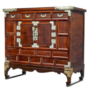 EARLY 20TH CENTURY DECORATIVE KOREAN CABINET