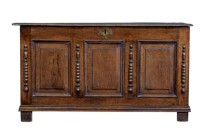 18th Century Small English Oak Coffer — thumbnail 8