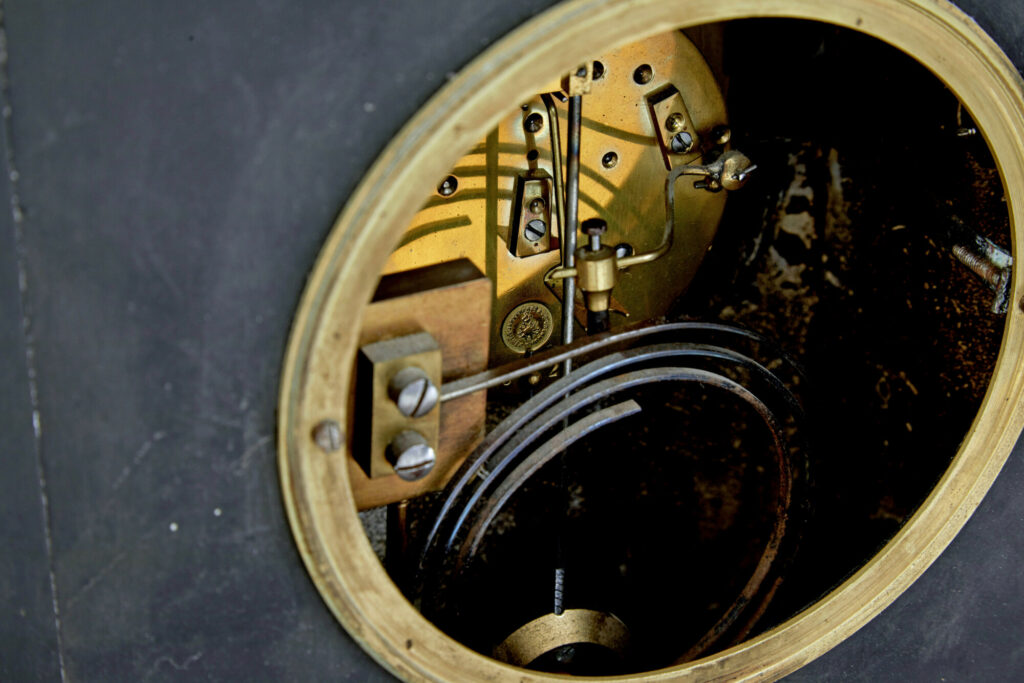 High Victorian Inlaid Black Marble Mantel Clock — image 4