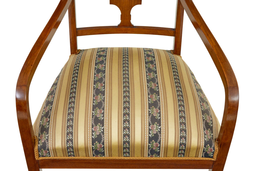 Early 20th Century 13 Piece Mahogany Salon Suite — image 5