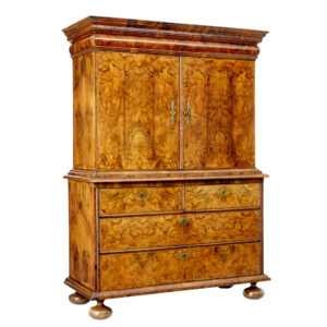 18TH CENTURY GEORGE I WALNUT CABINET ON CHEST