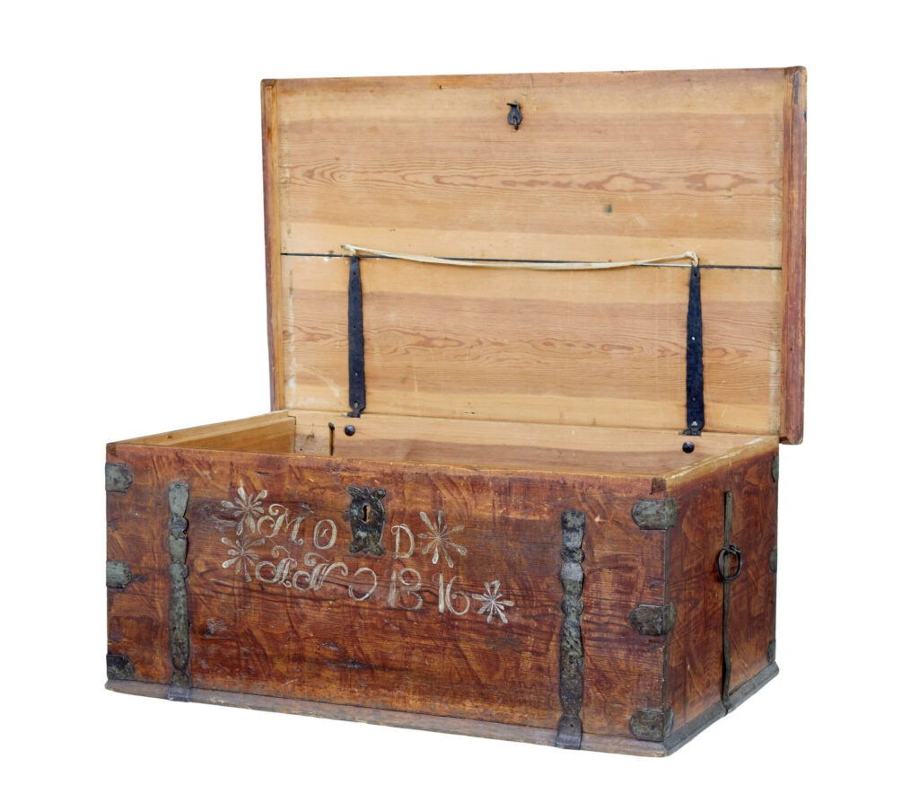 Early 19th Century Swedish Hand Painted Pine Blanket Box — image 9