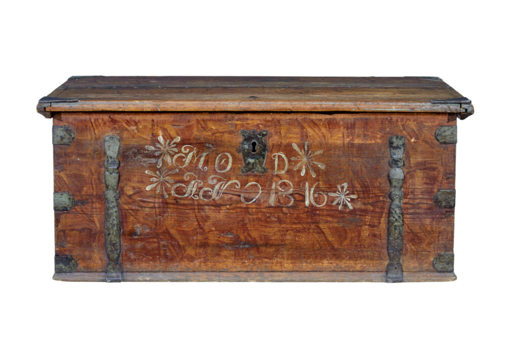 Early 19th Century Swedish Hand Painted Pine Blanket Box — image 8