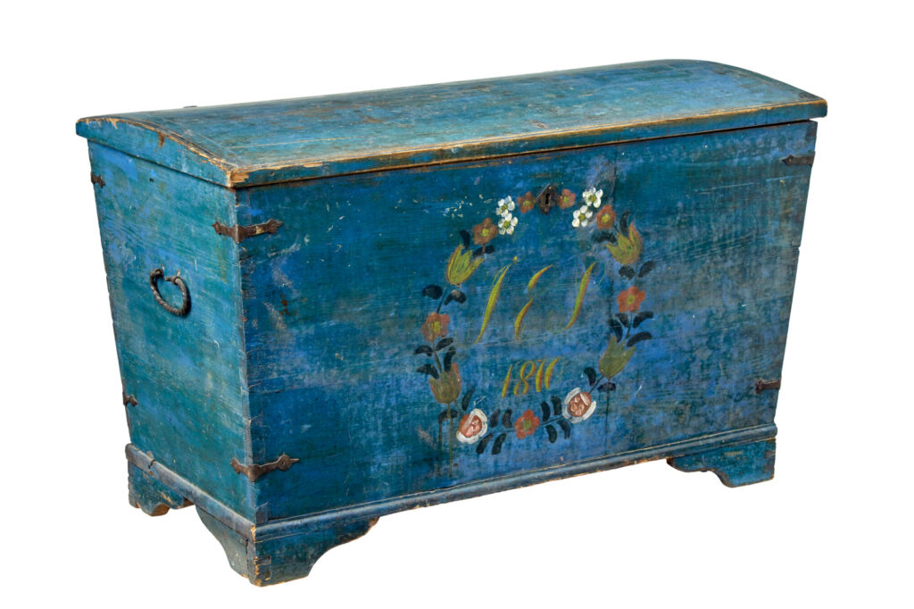 Early 19th Century Hand Painted Swedish Folk Art Coffer — image 7