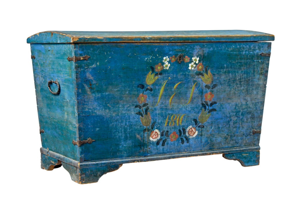 Early 19th Century Hand Painted Swedish Folk Art Coffer — image 6