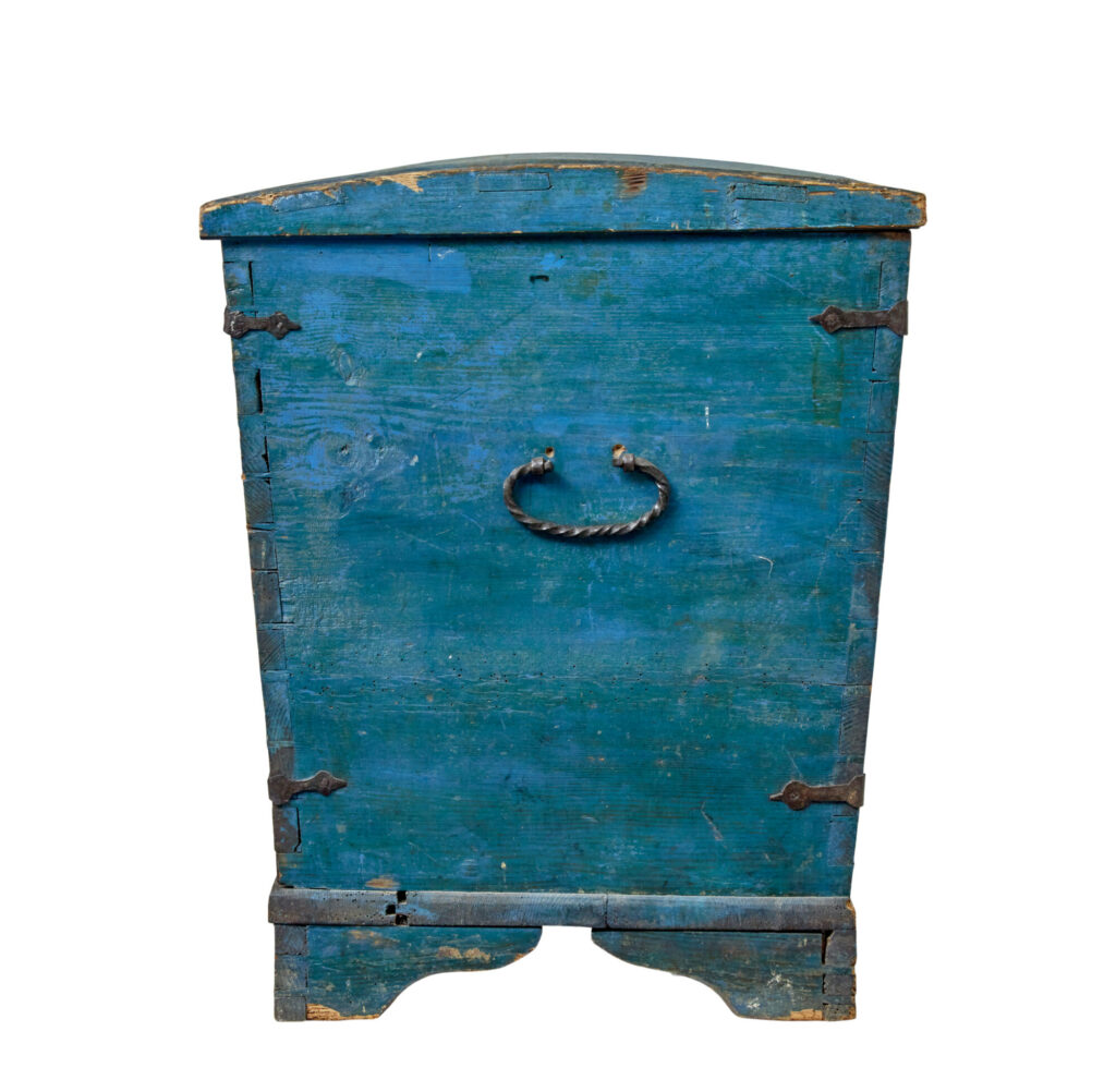 Early 19th Century Hand Painted Swedish Folk Art Coffer — image 4