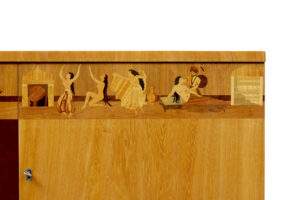 Swedish Art Deco Inlaid Elm Low Bookcase by Mjölby Intarsia — thumbnail 7