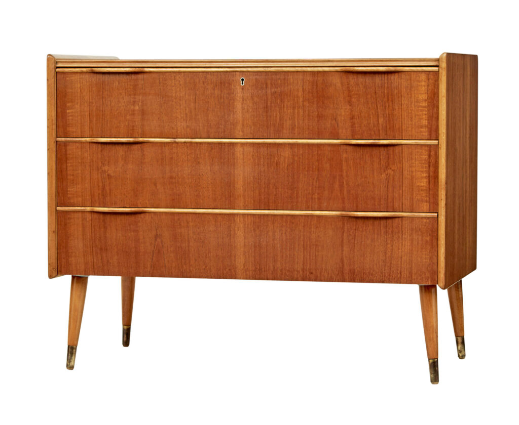 MID 20TH CENTURY DANISH TEAK CHEST OF DRAWERS BY HENNING JORGENSEN