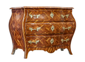 Early 18th Century Rococo Inlaid Plum Bombe Chest of Drawers — thumbnail 2