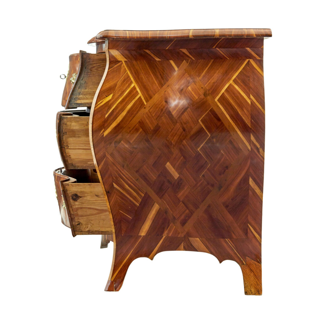 Early 18th Century Rococo Inlaid Plum Bombe Chest of Drawers — image 11