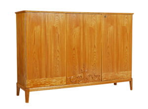 MID 20TH CENTURY SWEDISH ELM SIDEBOARD