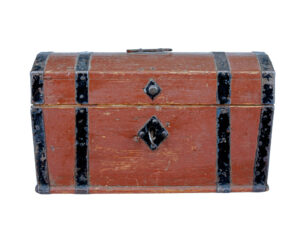 Small Scandinavian 19th Century Painted Pine Dome Top Box — thumbnail 2