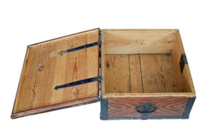 Scandinavian Hand Painted 19th Century Pine Strong Box — thumbnail 5