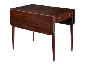 EARLY 19TH CENTURY MAHOGANY DROP LEAF PEMBROKE TABLE