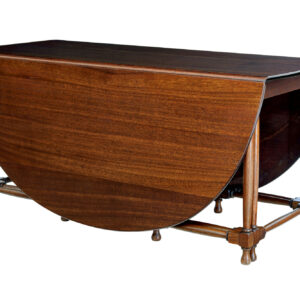EARLY 20TH CENTURY CHIPPENDALE INFLUENCED MAHOGANY GATELEG TABLE