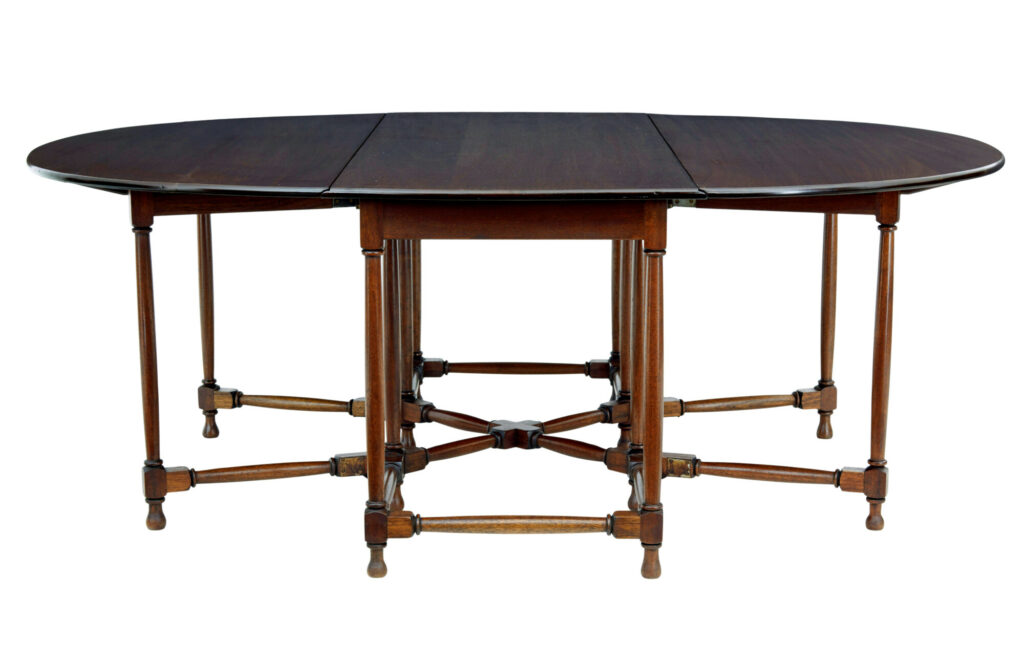 Early 20th Century Chippendale Influenced Mahogany Gateleg Table — image 5