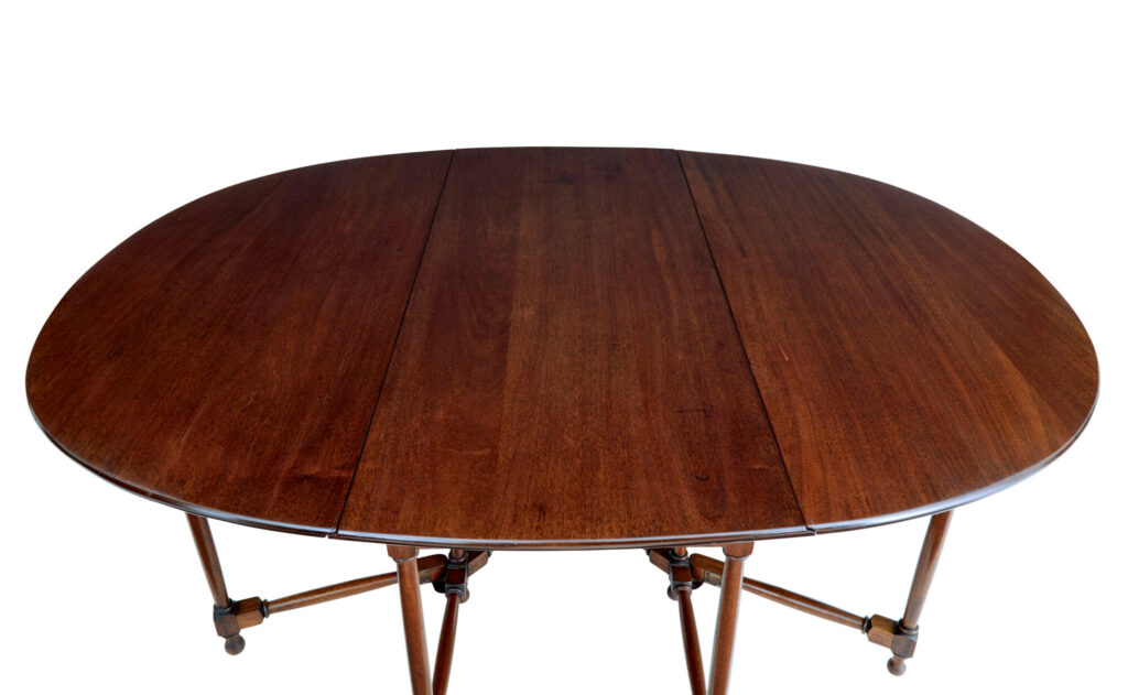 Early 20th Century Chippendale Influenced Mahogany Gateleg Table — image 4
