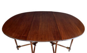 Early 20th Century Chippendale Influenced Mahogany Gateleg Table — thumbnail 4