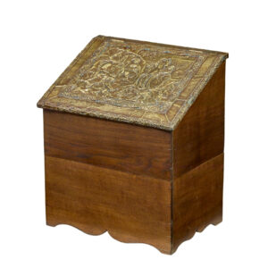 19TH CENTURY AND LATER OAK AND BRASS STORAGE BOX