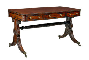 19TH CENTURY WILLIAM IV MAHOGANY LIBRARY DESK