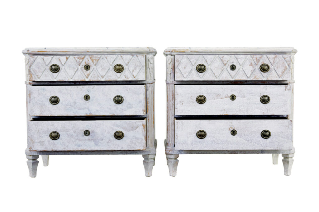 Swedish Pair of White 19th Century Painted Chest of Drawers — image 9