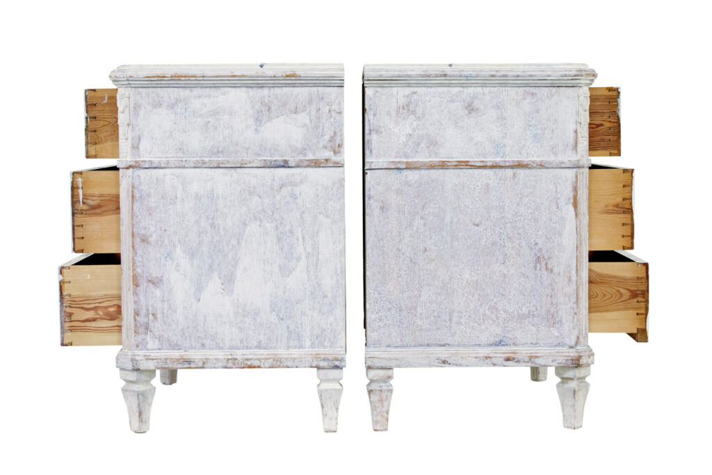 Swedish Pair of White 19th Century Painted Chest of Drawers — image 8