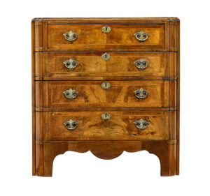EARLY 20TH CENTURY WALNUT QUEEN ANNE INSPIRED CHEST OF DRAWERS