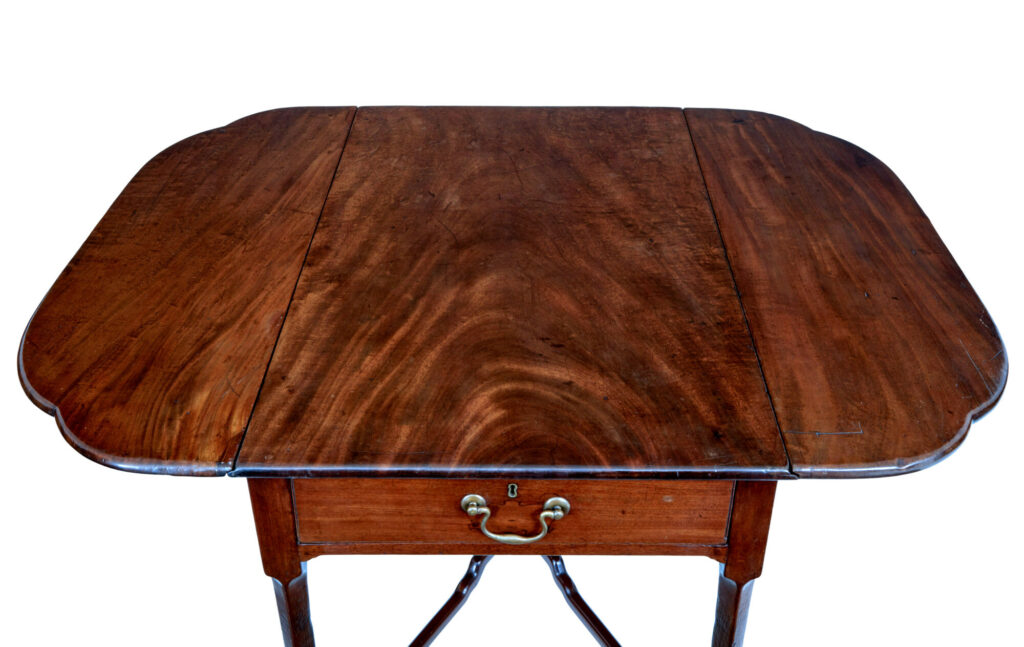 18th Century Chippendale Mahogany Pembroke Table — image 4