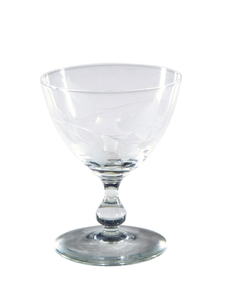 A Fine Collection of 1930’s Riihimaki Savoy Vine Etched Glasses — image 9