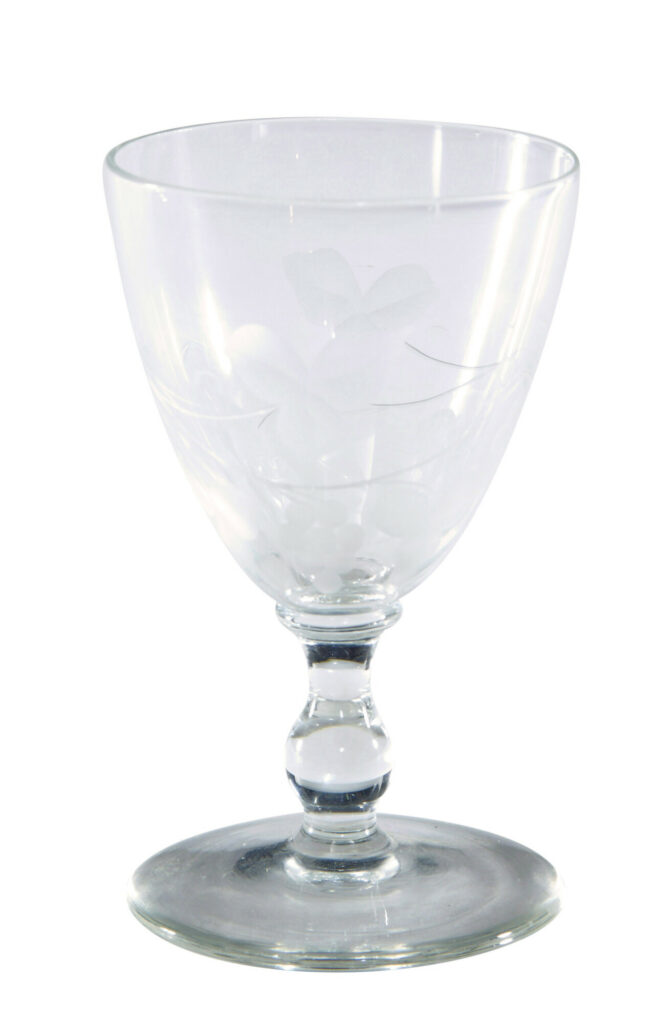 A Fine Collection of 1930’s Riihimaki Savoy Vine Etched Glasses — image 7